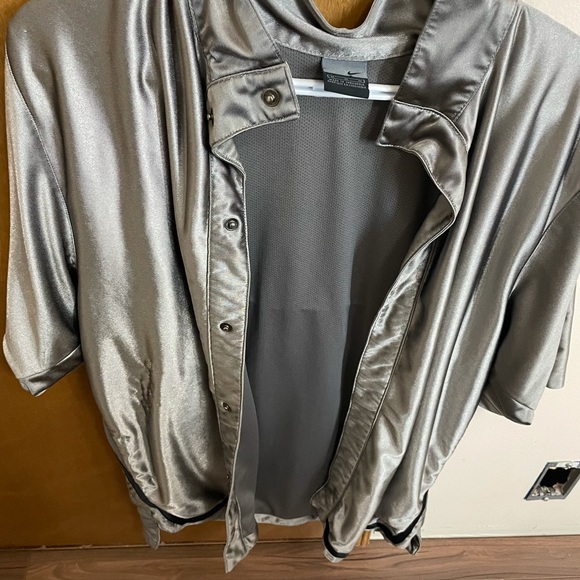 Nike Button Up T-Shirt - Picture 4 of 9